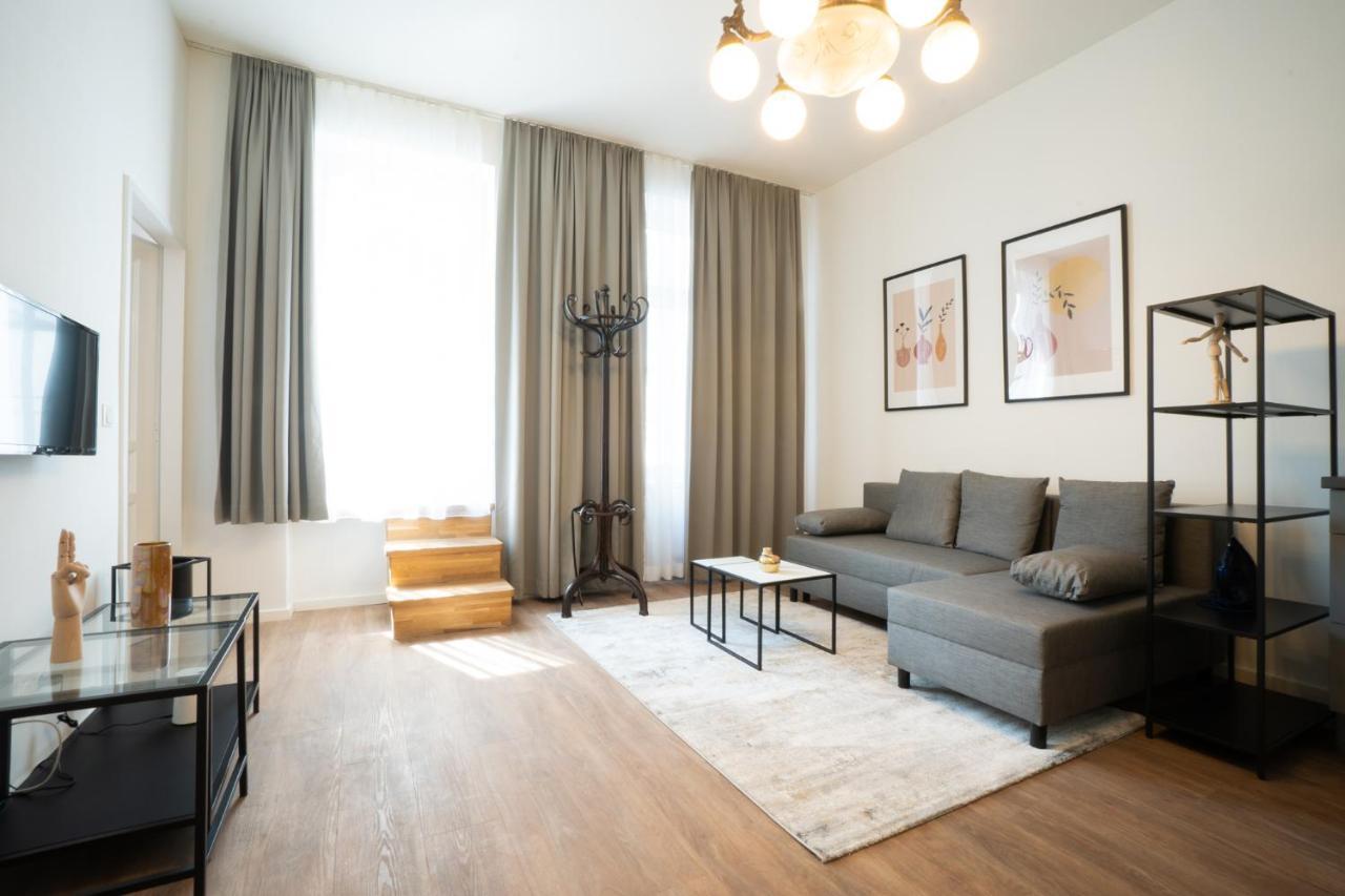 Spacious Apartment With Huge Shared Terrace And Grill Located Between City Centre And Donau River Wien Exteriör bild